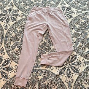 ✨2/$25✨Alphalete Joggers Size M (fit like a small)